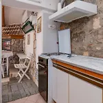 Apartamento Family-friendly With Swimming Pool - 2419 *