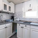 Family-friendly With Swimming Pool - 2419 Apartamento