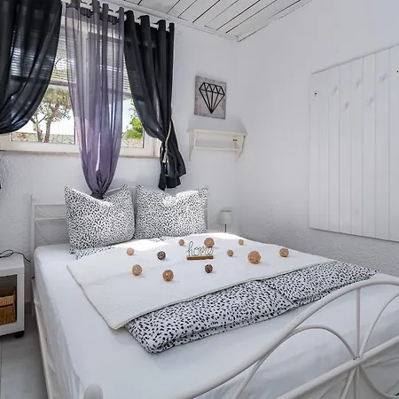 Family-friendly With Swimming Pool - 2419 Appartement