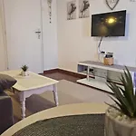 Family-friendly With Swimming Pool - 2419