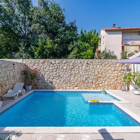 Family Friendly With A Swimming Pool - 2419 *