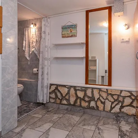 Apartment Family Friendly With A Swimming Pool - 2419