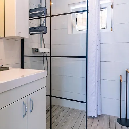 Family Friendly With A Swimming Pool - 2419 Apartment *