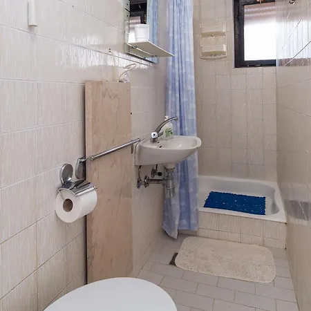 Family Friendly With A Swimming Pool - 2419 Apartment *