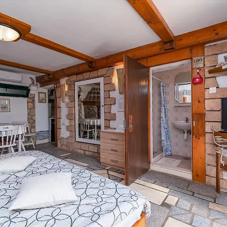 Family-friendly With Swimming Pool - 2419 نوفي فينودولسكي