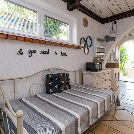 Family Friendly With A Swimming Pool - 2419 Novi Vinodolski