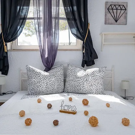 Family Friendly With A Swimming Pool - 2419 Apartment *