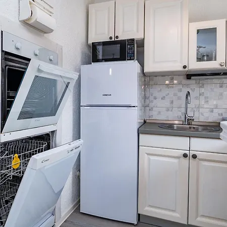 Apartment Family Friendly With A Swimming Pool - 2419 Novi Vinodolski