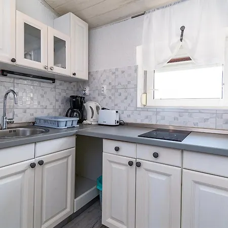 Family Friendly With A Swimming Pool - 2419 Apartment