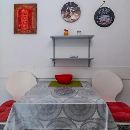 Family Friendly With A Swimming Pool - 2419 Apartment