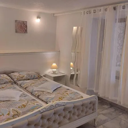Family-friendly With Swimming Pool - 2419 Appartamento