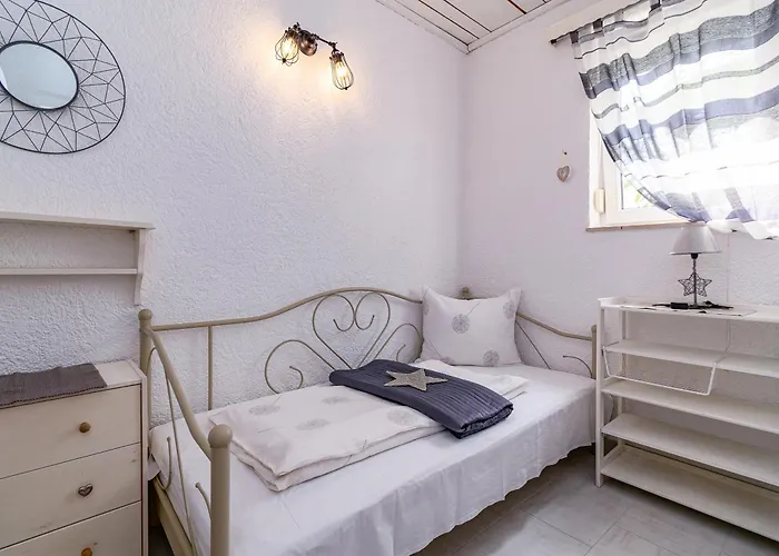 Family-friendly With Swimming Pool - 2419 * Novi Vinodolski