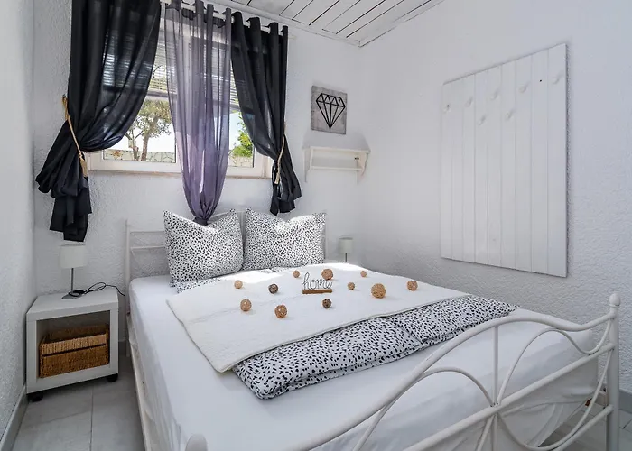 Family-friendly With Swimming Pool - 2419 Apartament