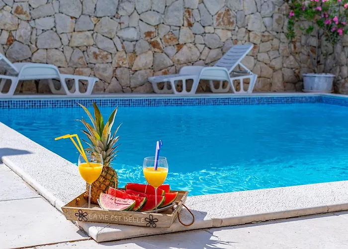 Family-friendly With Swimming Pool - 2419 * Novi Vinodolski